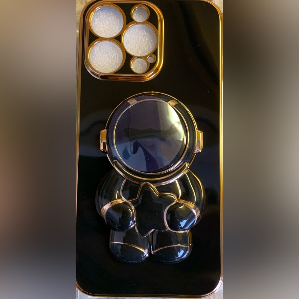 Women case for iPhone 13 Pro. It is ready for use and new owner. Stay bless!